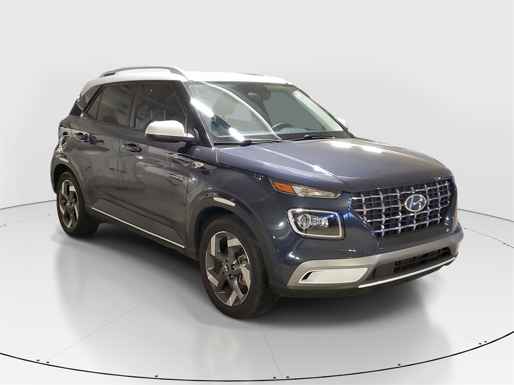 2023 Hyundai Venue Limited photo 2