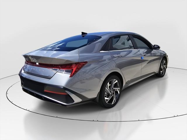 2025 Hyundai Elantra SEL Convenience photo 3