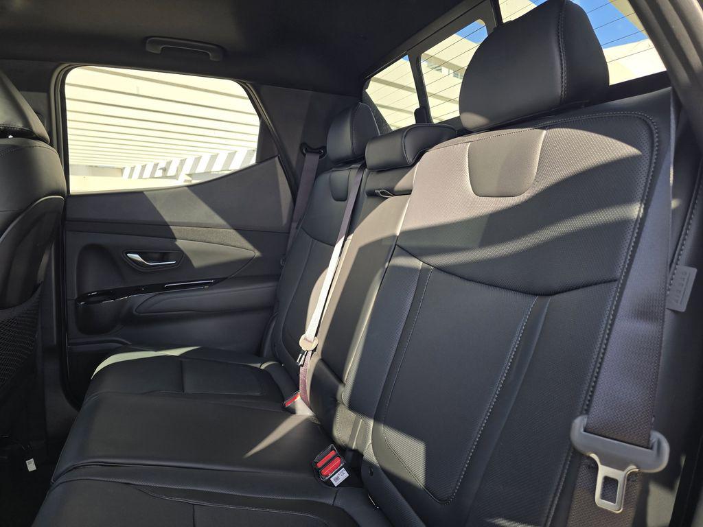 2026 Hyundai Santa Cruz Limited - Photo 13