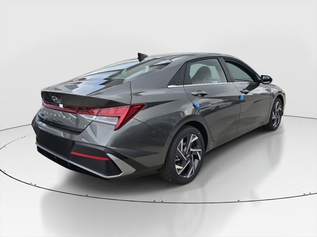 2025 Hyundai Elantra SEL Convenience photo 3