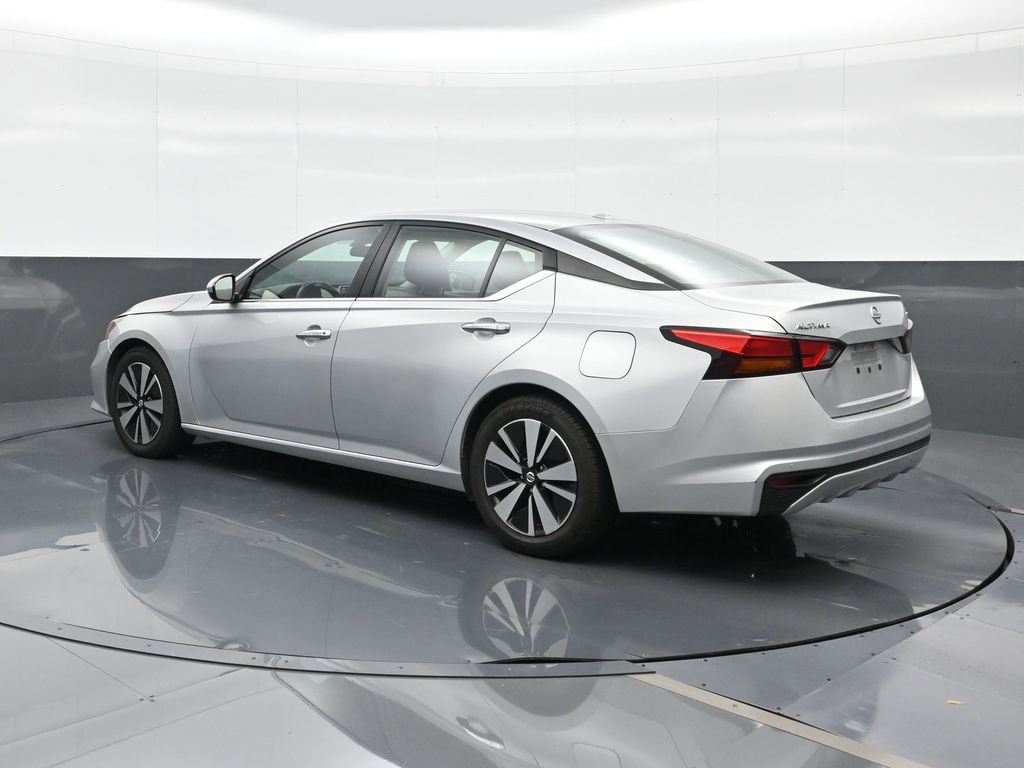 Used 2021 Nissan Altima 2.5 SV Sedan