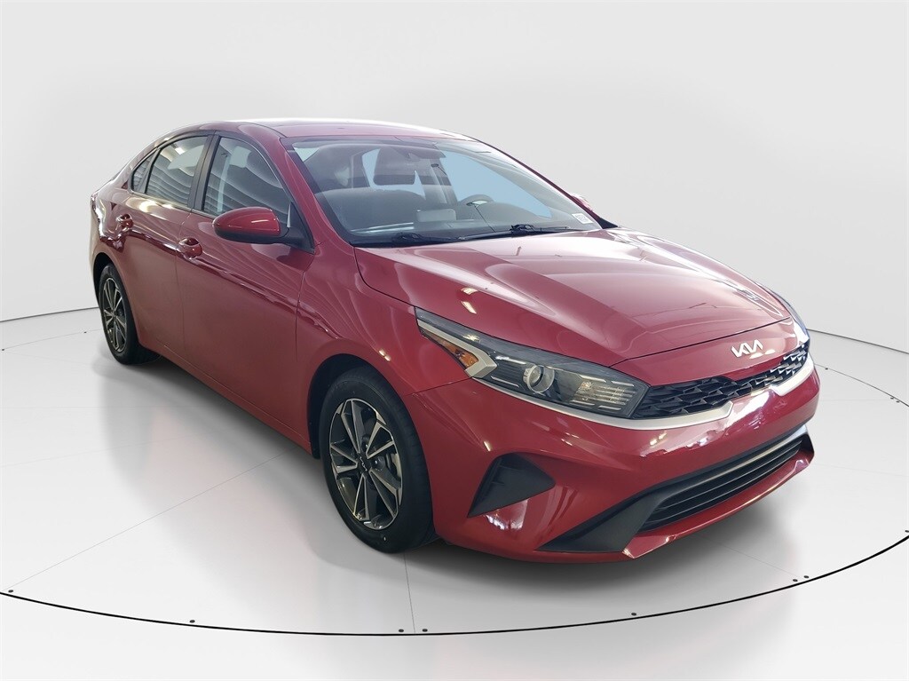 2022 Kia Forte LXS photo 2