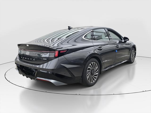 2025 Hyundai Sonata Hybrid SEL photo 3