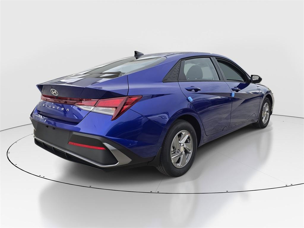 New 2026 Hyundai Elantra SE Sedan