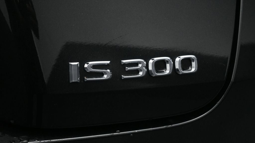 2024 Lexus IS 300 - Photo 20
