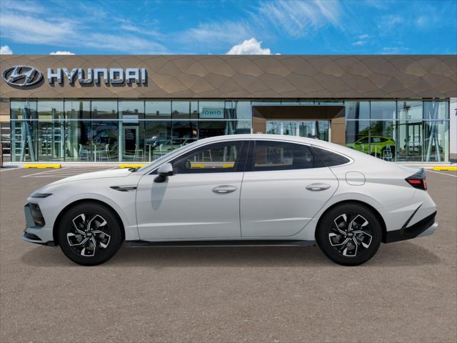 2025 Hyundai Sonata SEL photo 3