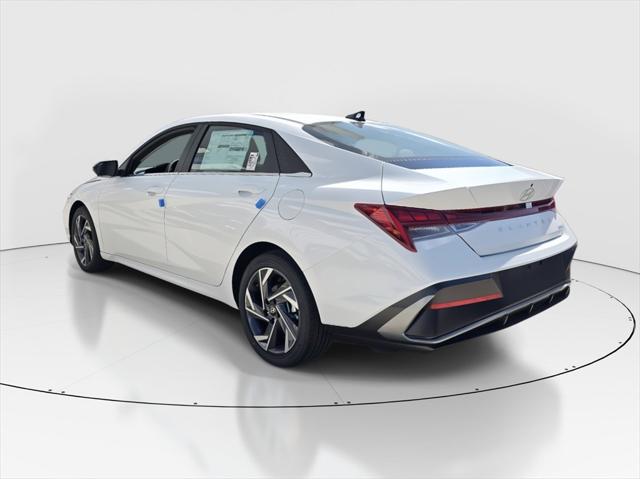 2025 Hyundai Elantra SEL Convenience photo 4