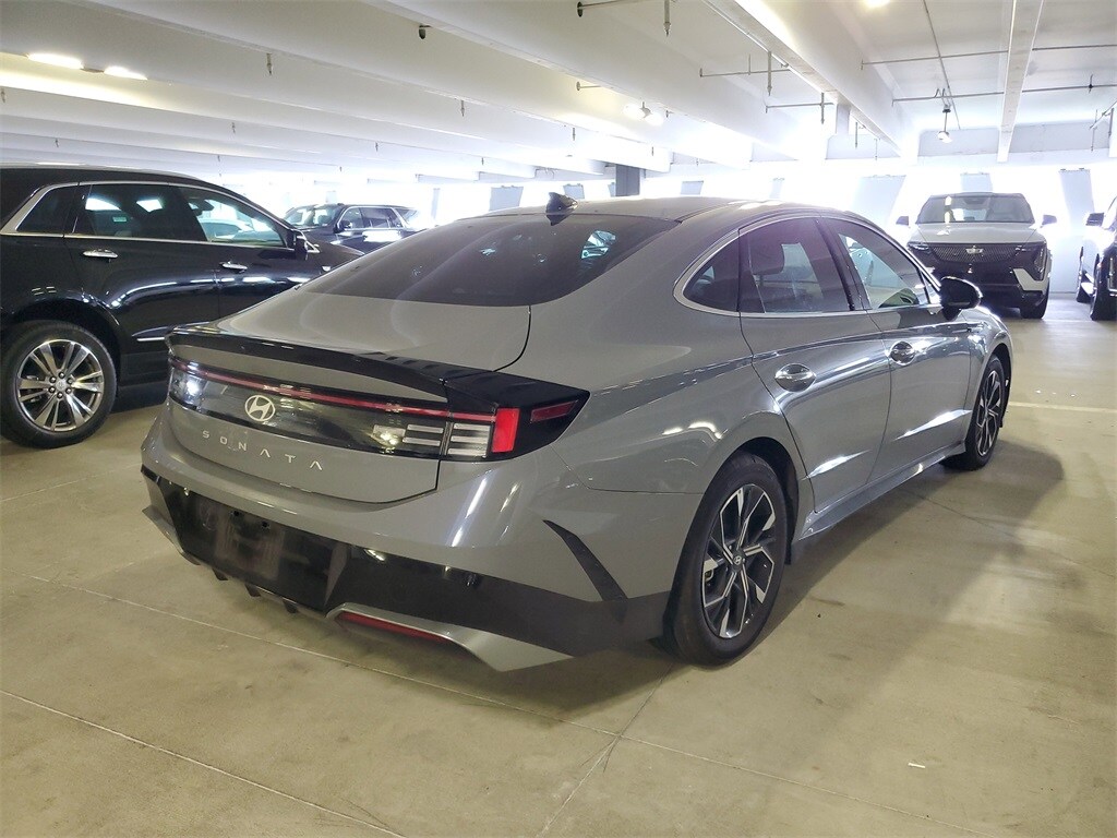 2024 Hyundai Sonata SEL photo 3