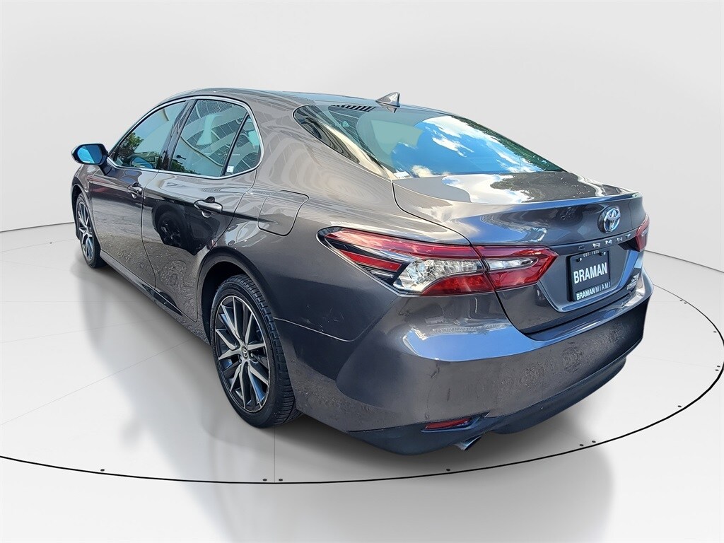 2022 Toyota Camry Hybrid XLE photo 4