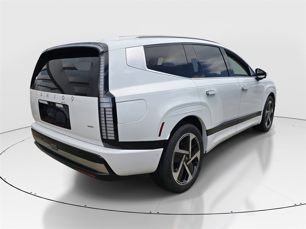 2026 Hyundai Ioniq photo 3