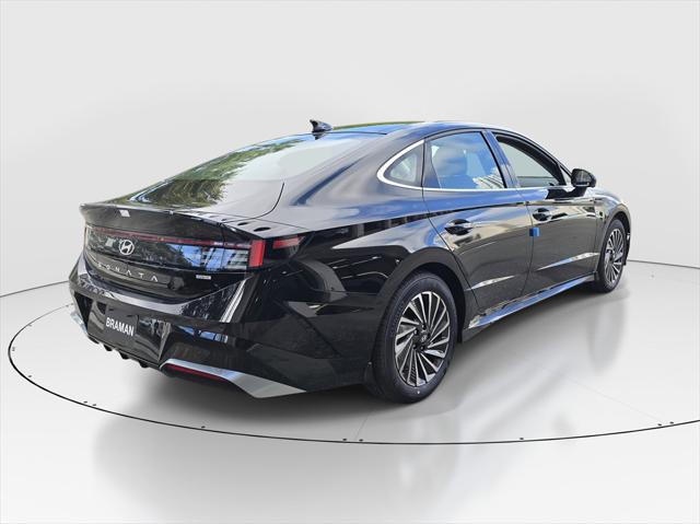 2025 Hyundai Sonata Hybrid Limited photo 3
