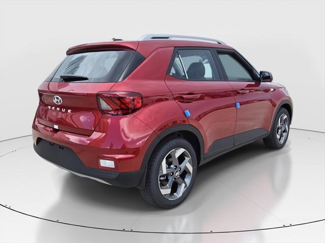 2025 Hyundai Venue Limited photo 3