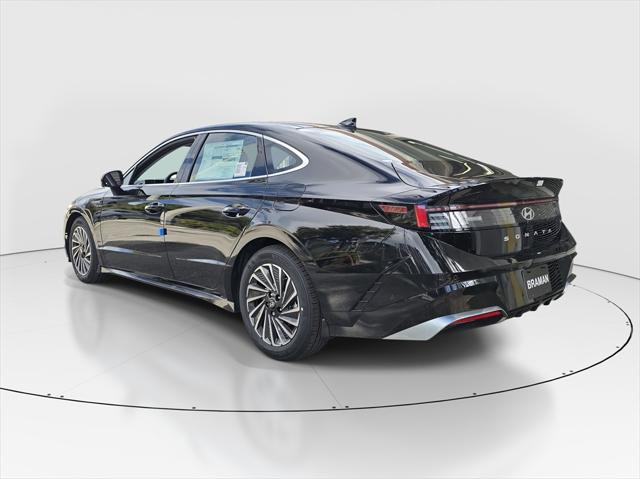 2025 Hyundai Sonata Hybrid Limited photo 4