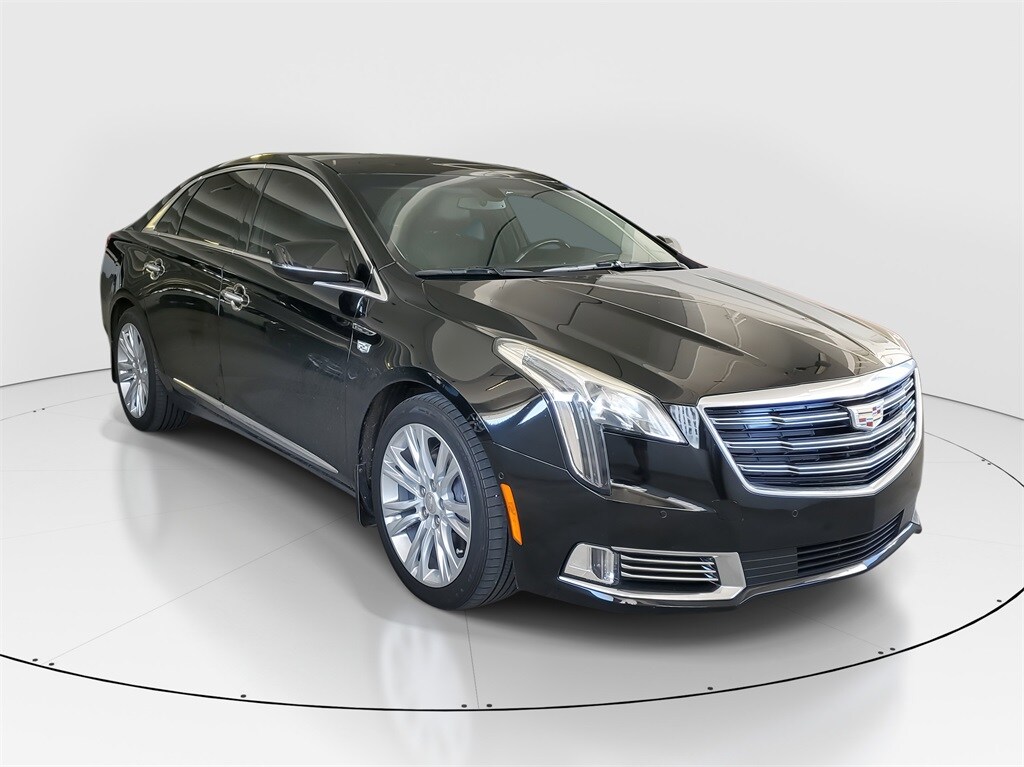 2018 Cadillac XTS Luxury photo 2