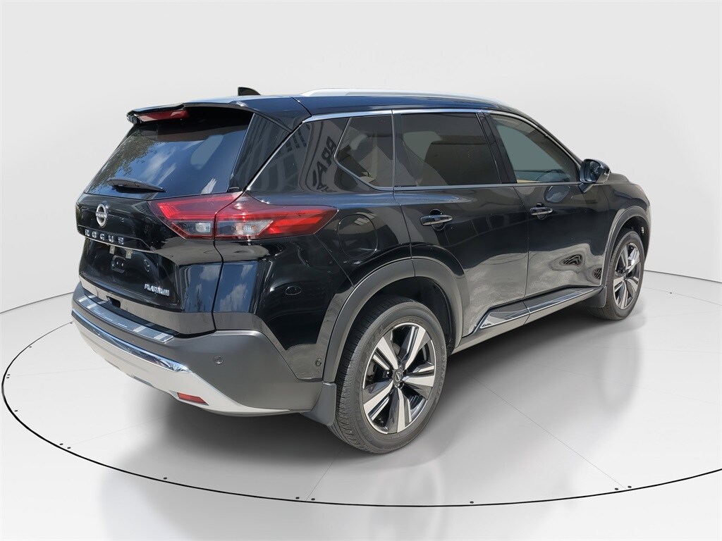 2023 Nissan Rogue Platinum photo 3