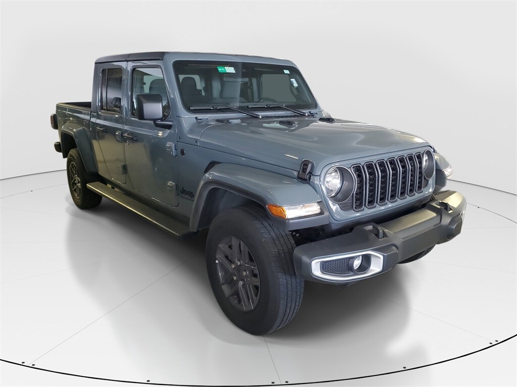 2024 Jeep Gladiator Sport photo 2