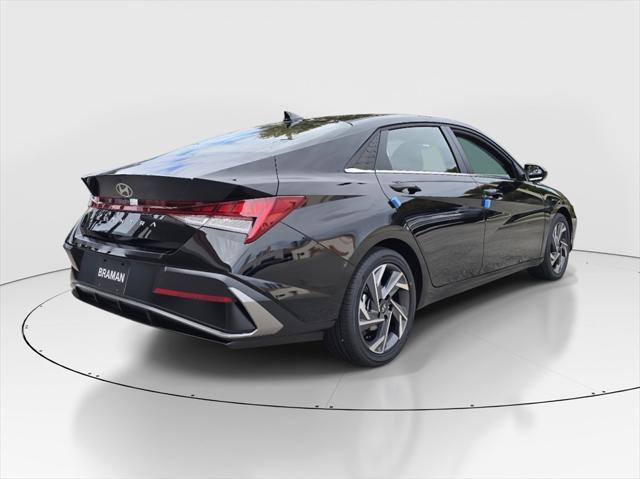 2025 Hyundai Elantra SEL Convenience photo 3