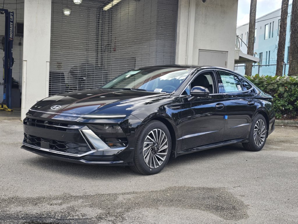 2025 Hyundai Sonata Hybrid