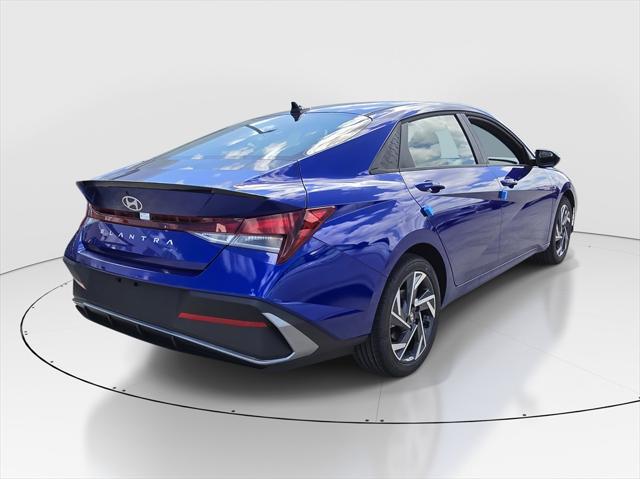 2025 Hyundai Elantra SEL Sport photo 3