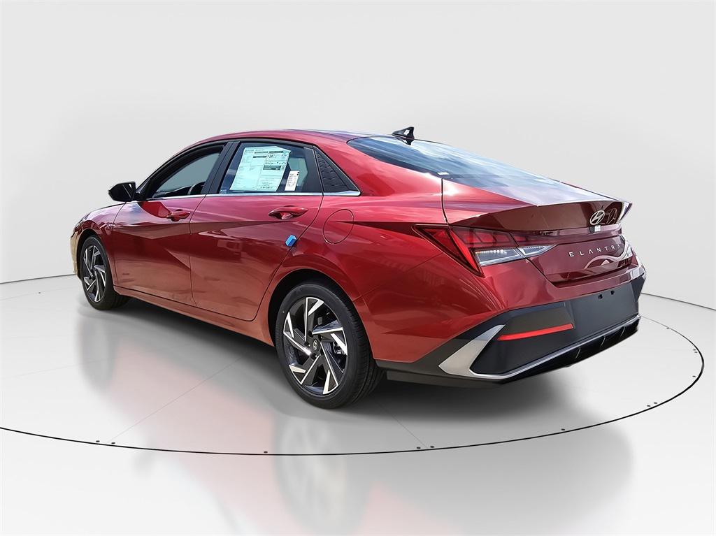 2026 Hyundai Elantra Limited photo 4