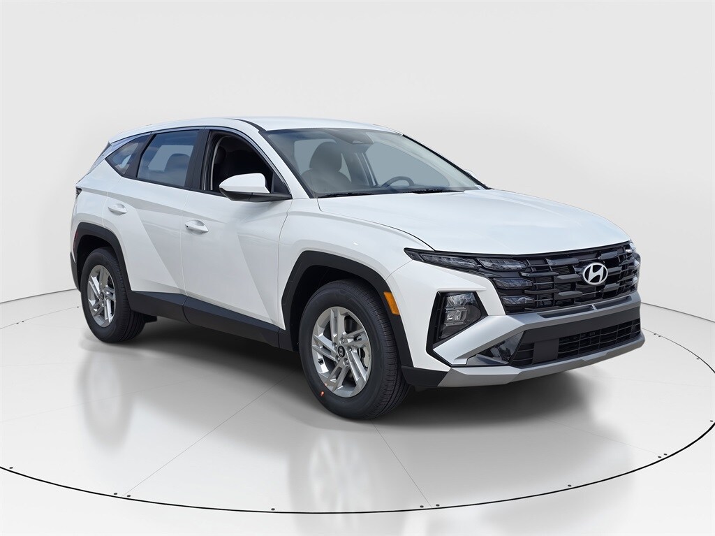 2026 Hyundai Tucson SE photo 2