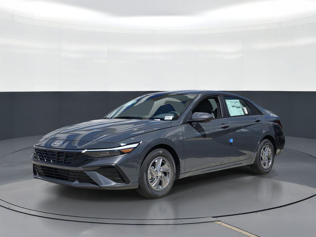 New 2026 Hyundai Elantra SE Sedan