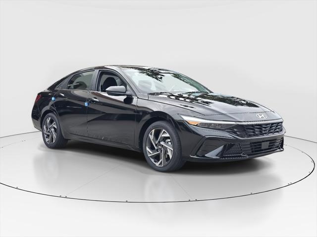 2025 Hyundai Elantra SEL Convenience photo 2