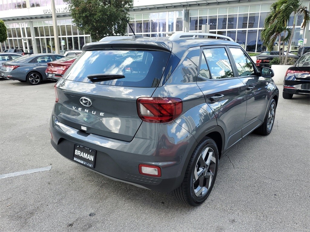 Used 2024 Hyundai Venue Limited SUV