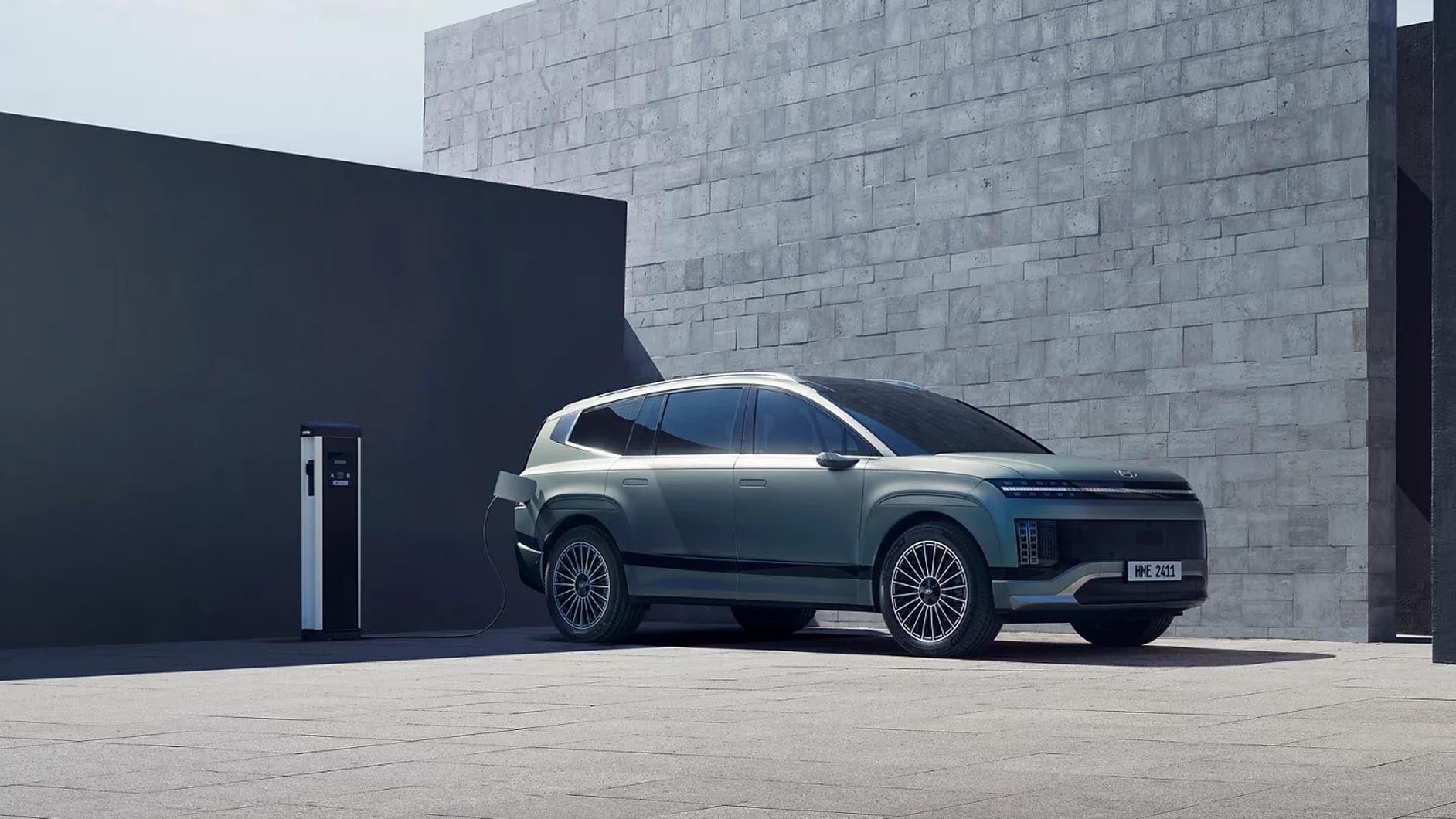 Everything%20You%20Should%20Know%20About%20the%20Hyundai%20IONIQ%209.jpg