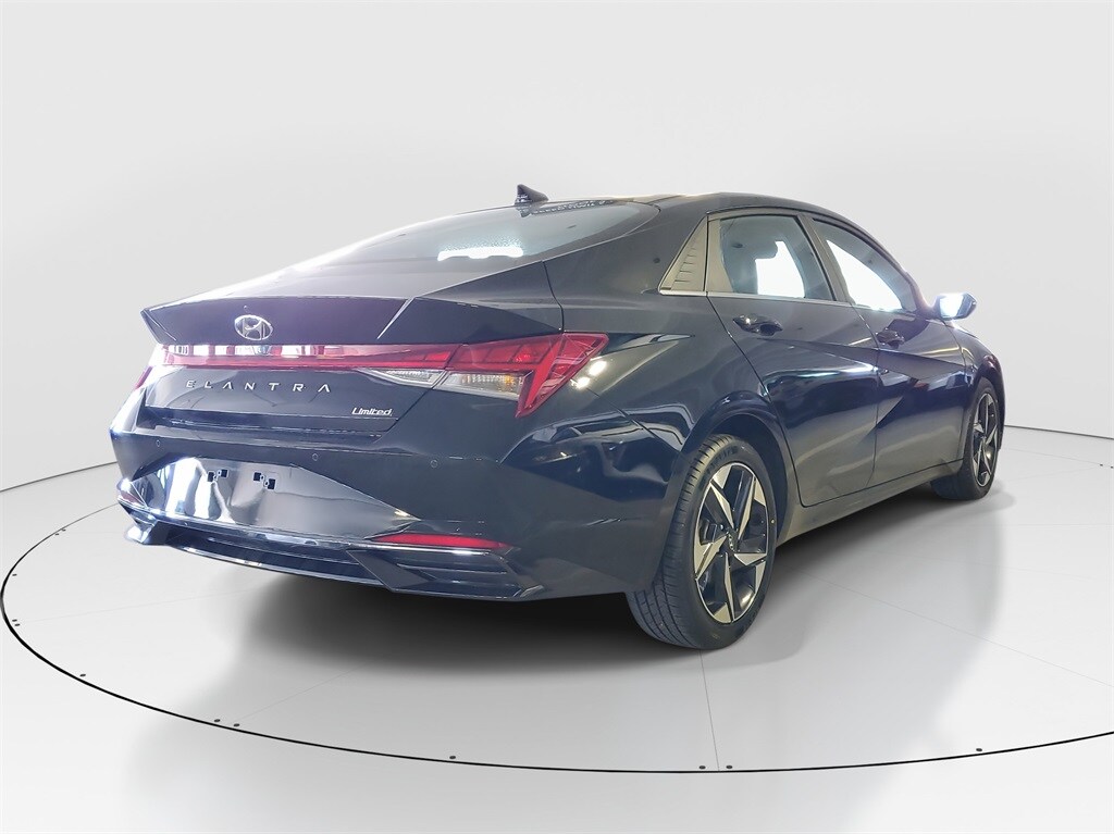 2023 Hyundai Elantra Limited photo 3