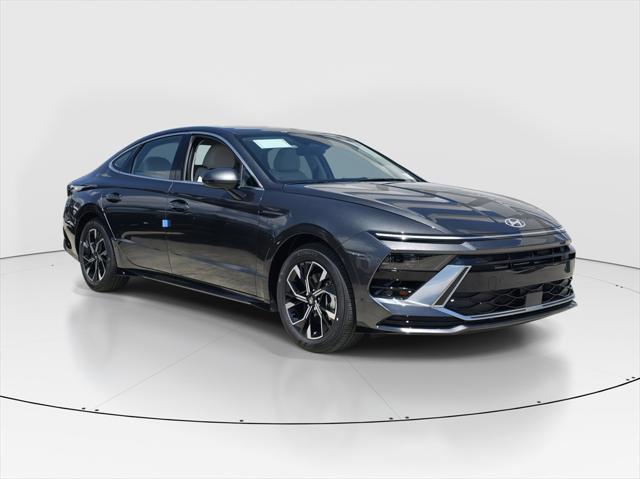 2025 Hyundai Sonata SEL photo 2
