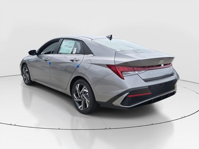 2025 Hyundai Elantra SEL Convenience photo 4
