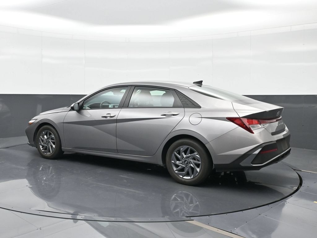 Used 2024 Hyundai Elantra SEL Sedan