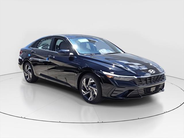 2025 Hyundai Elantra SEL Convenience photo 2