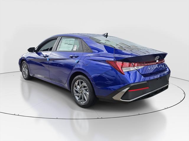 2025 Hyundai Elantra Hybrid photo 4