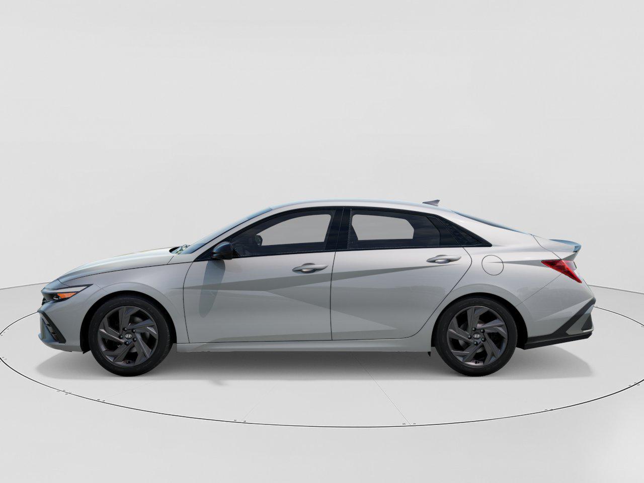 2026 Hyundai Elantra SEL Sport photo 3
