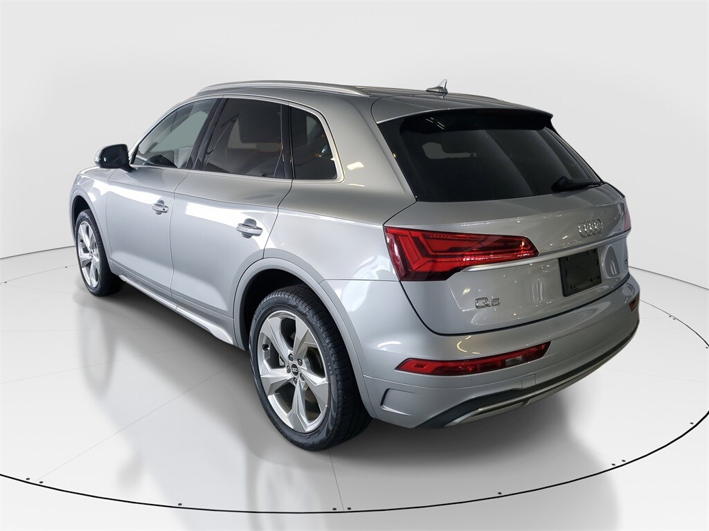 2021 Audi Q5 45 Premium Plus photo 3