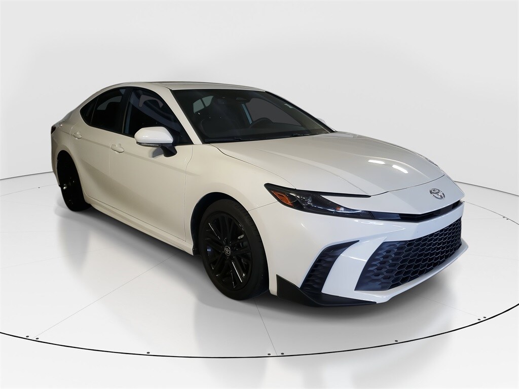 2025 Toyota Camry SE photo 2