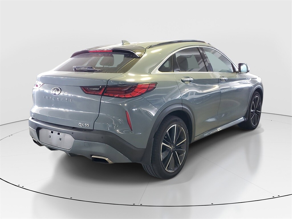 2023 Infiniti QX55 Essential photo 3