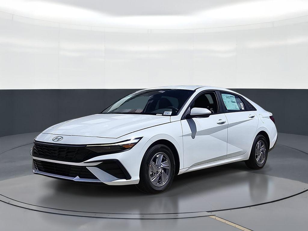 New 2026 Hyundai Elantra SE Sedan