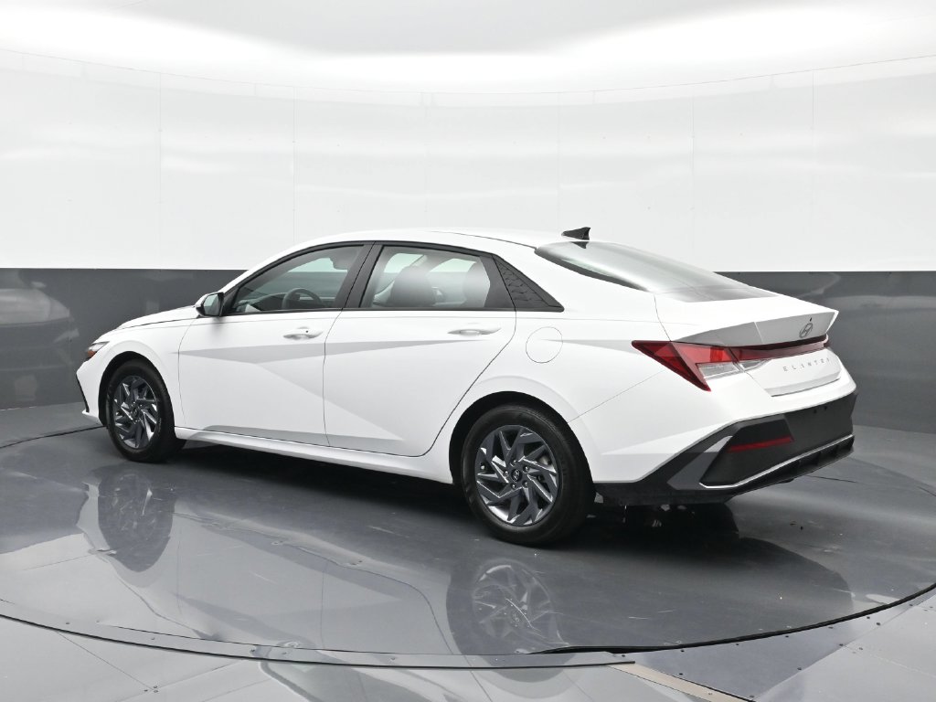 Used 2024 Hyundai Elantra SEL Sedan