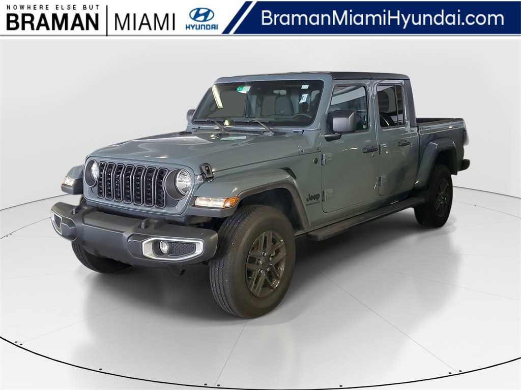 Used 2024 Jeep Gladiator Sport Truck