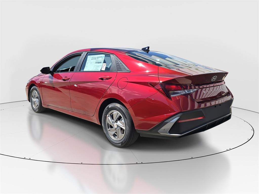 New 2026 Hyundai Elantra SE Sedan