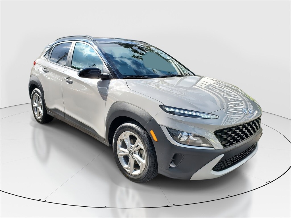 2023 Hyundai Kona SEL photo 2
