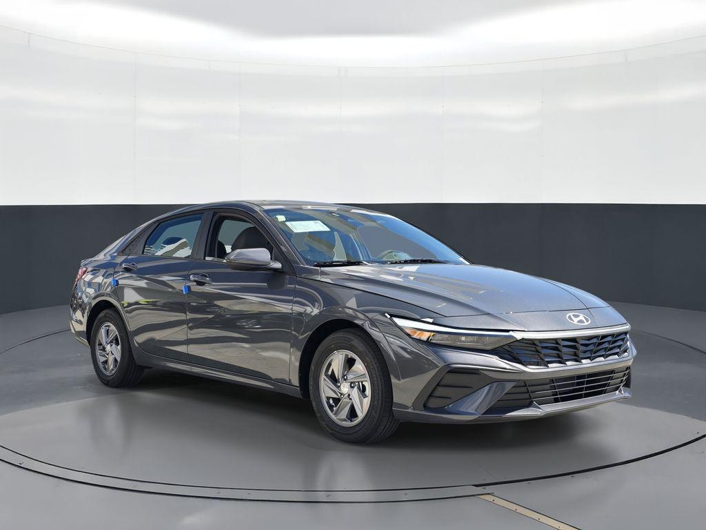 New 2026 Hyundai Elantra SE Sedan