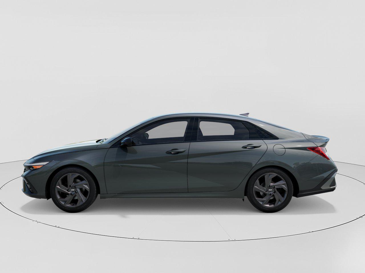 2026 Hyundai Elantra SEL Sport photo 3