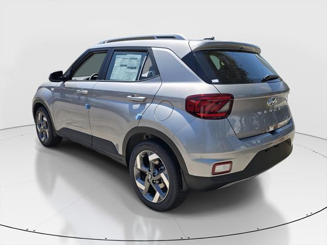 2025 Hyundai Venue SEL photo 4