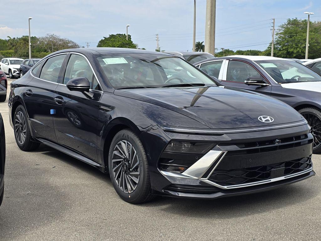 New 2025 Hyundai Sonata Hybrid SEL Sedan