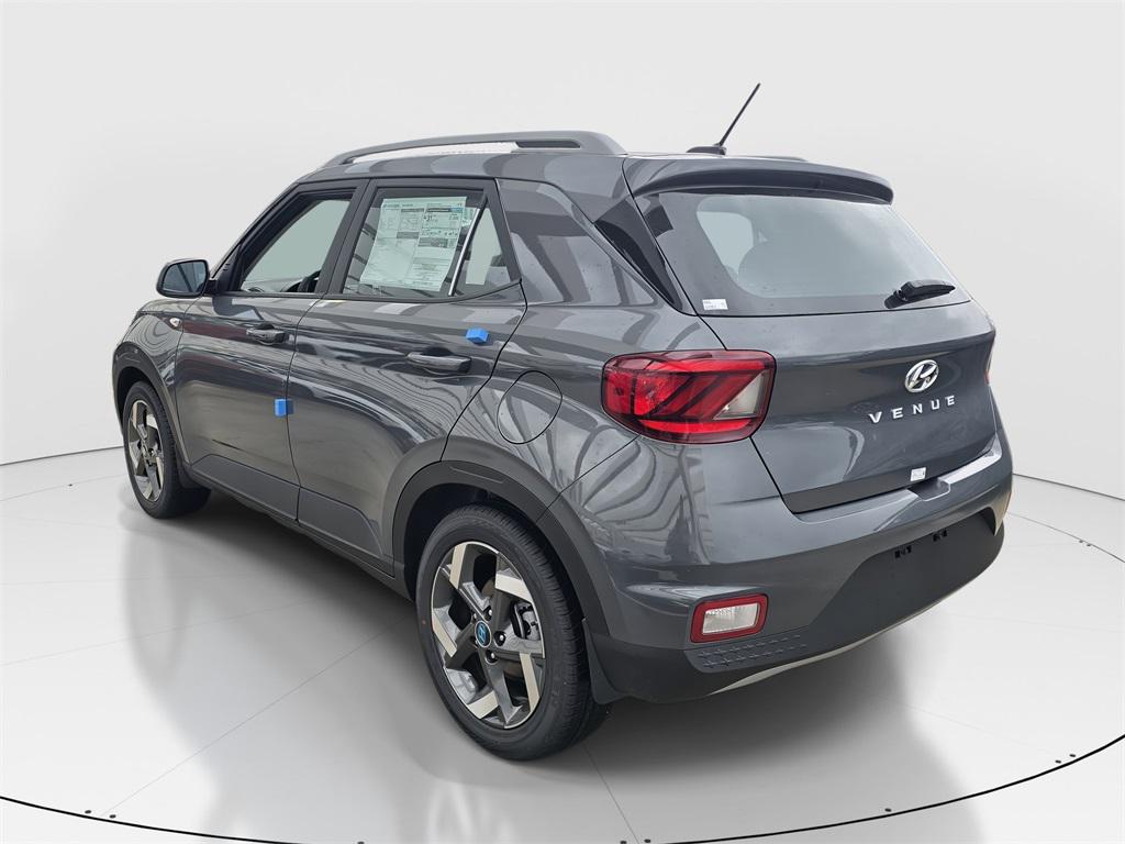 2026 Hyundai Venue SEL photo 4