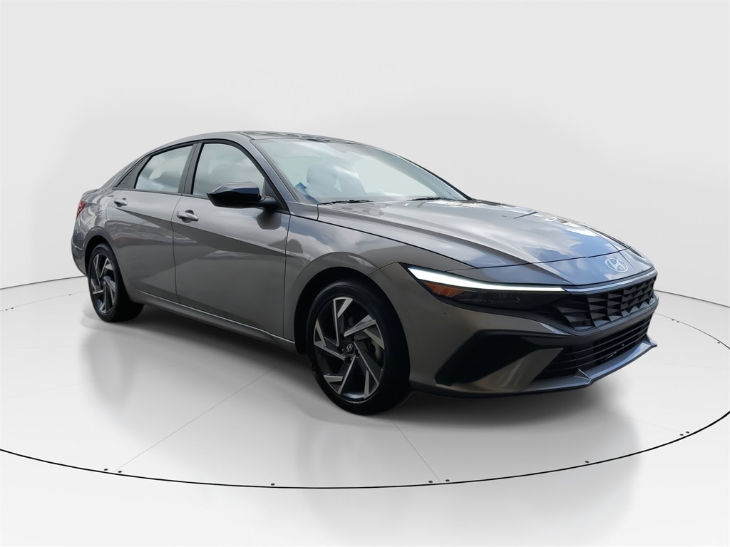 Used 2025 Hyundai Elantra SEL Sport Sedan